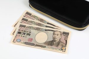 お財布と三枚の一万円