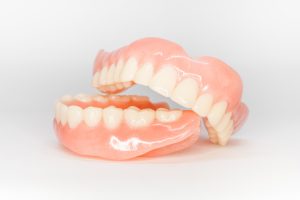 失った歯を補う方法